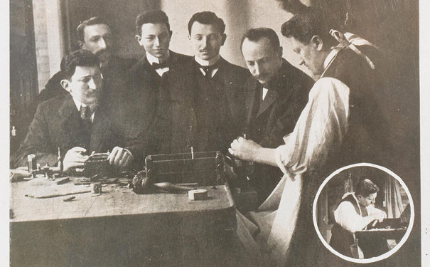 记录「库里南钻石」切割过程的图册和1928年印刷的 Asscher 钻石切割作品集