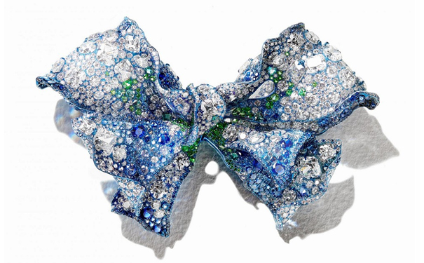 Ribbon 胸针，by Cindy Chao