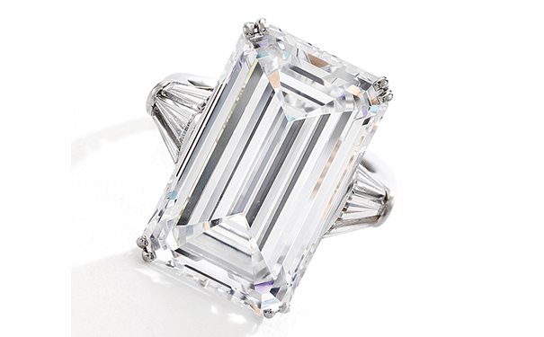 钻石戒指，by Harry Winston