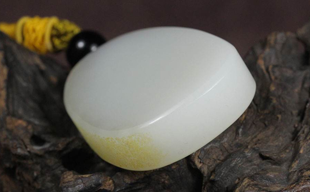 羊脂玉鉴别难不难，该如何挑选羊脂玉