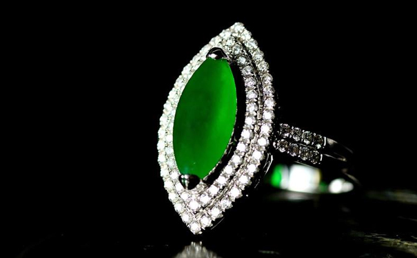 玉石戒指适合什么人佩戴，男女都可以戴吗