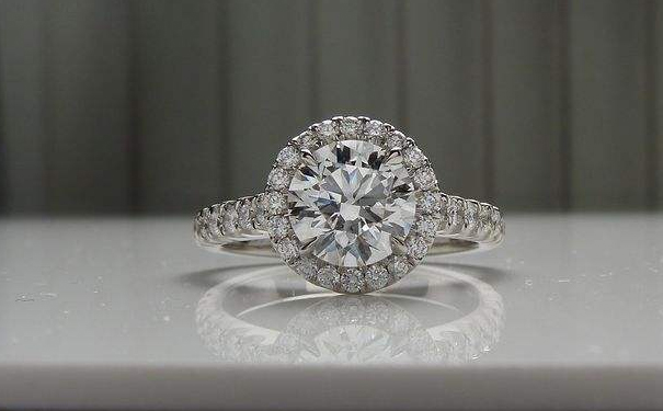 钻石容易碎吗，怎么避免钻石碎裂