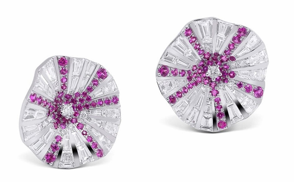 Belle 白金耳钉，by Stenzhorn  镶嵌圆形和阶梯形切割钻石