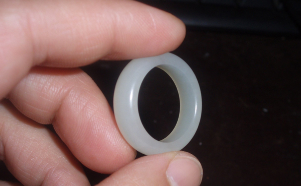 2019年买一枚和田玉戒指要多少钱