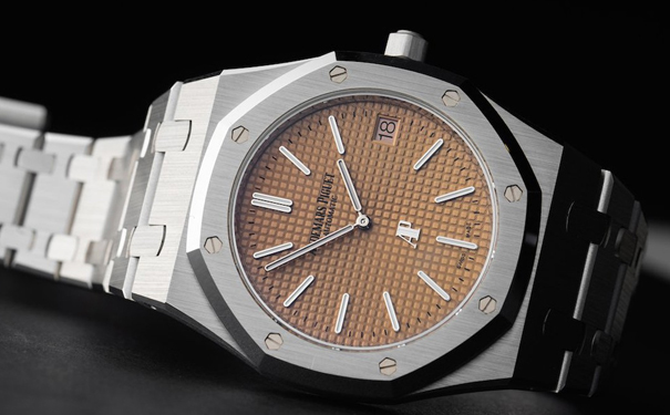 爱彼皇家橡树“Jumbo”超薄腕表