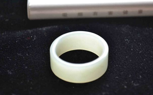 和田玉戒指适合在日常生活中佩戴吗 和田玉戒指适合在日常生活中佩戴吗