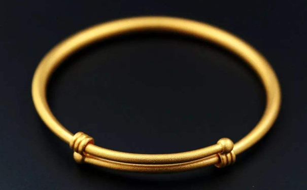 古法黄金手镯是什么，市面上这种手镯多吗