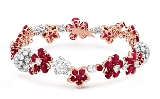 山野间盛开的花朵为灵感