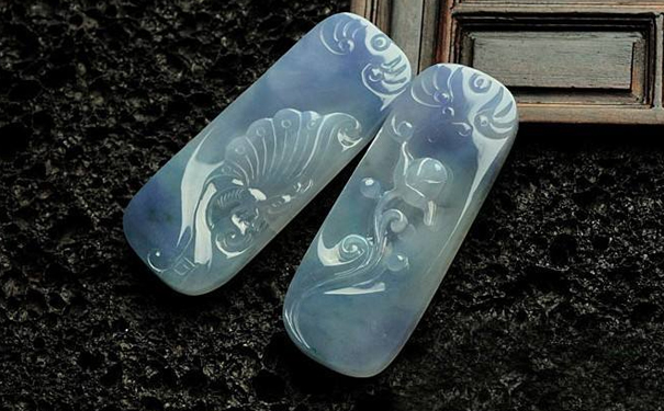 翡翠糯冰种商业价值高吗，现在可以买吗