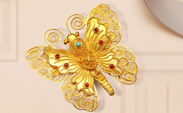 戴黄金首饰会不会有点俗气