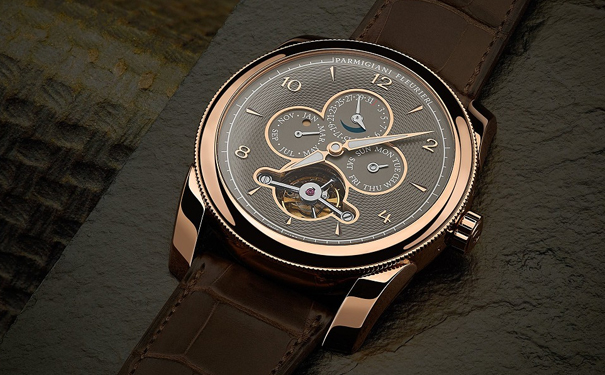 搭配棕色鳄鱼皮表带，独一款作品，官价49万瑞郎