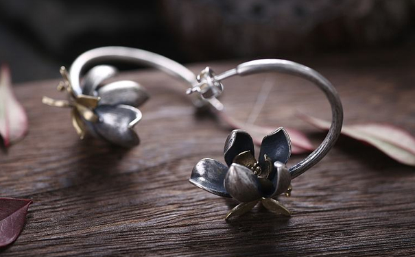 适合年轻人佩戴的时尚首饰有哪些