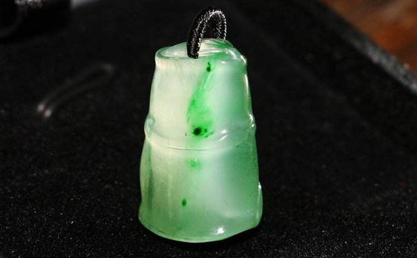 玉石交易市场购买玉石制品要注意什么