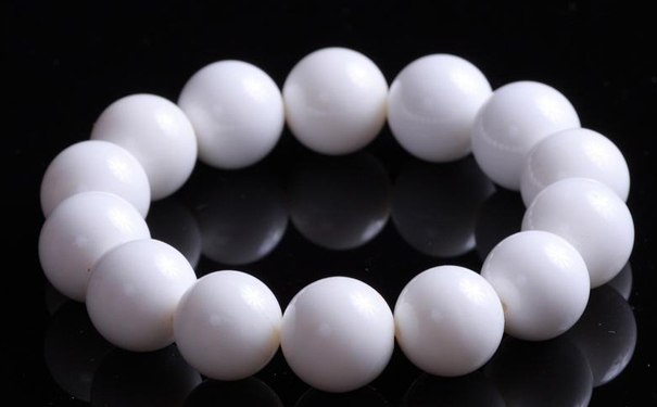 为什么市面上有些砗磲手链超级便宜，可以买吗