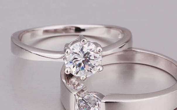 经典六爪钻戒的钻石多大的比较好