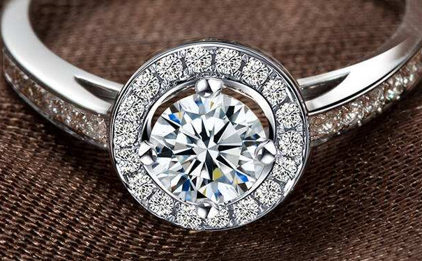 2019年买钻石50分怎么样，会不会太小