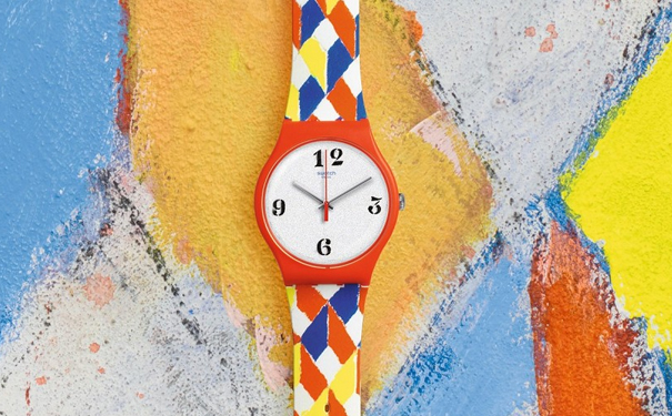 英国波普艺术家 Joe Tilson 合作设计的腕表