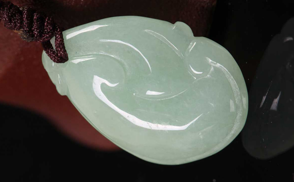 佩戴玉如意吊坠有什么好处