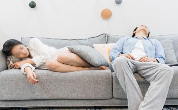 夫妻出现感情倦怠期应该怎么解决