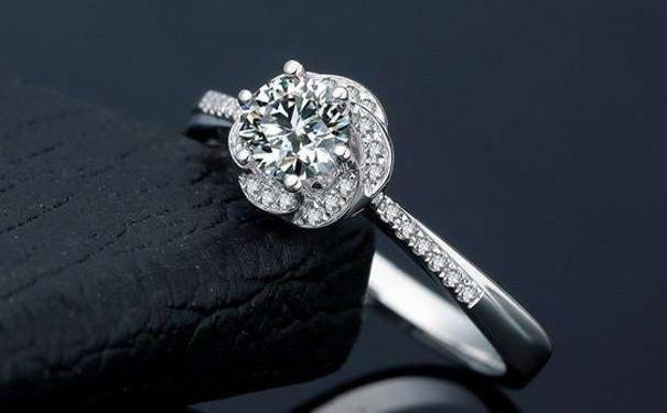 钻戒掉钻了是不是就没有任何价值了