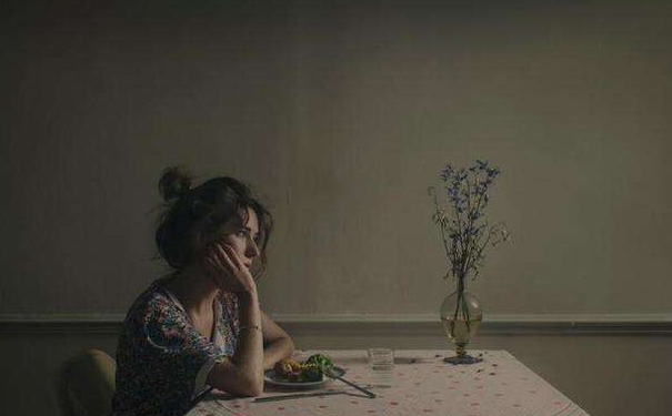 情侣有了感情倦怠期是不是应该分手