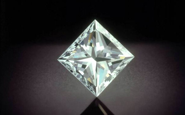 市面上各种宝石的价格是多少，都很贵吗