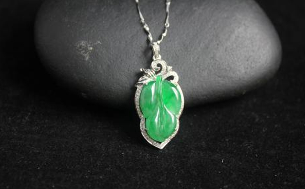 翡翠吊坠
