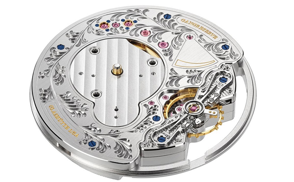 42mm 表壳以缎面抛光铂金打造