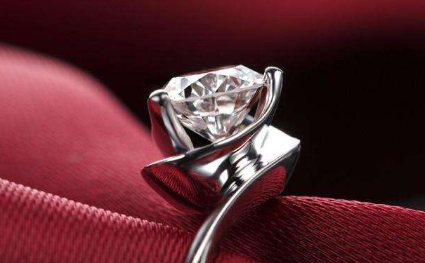 明星钻戒一般都是什么品牌的，买要多少钱