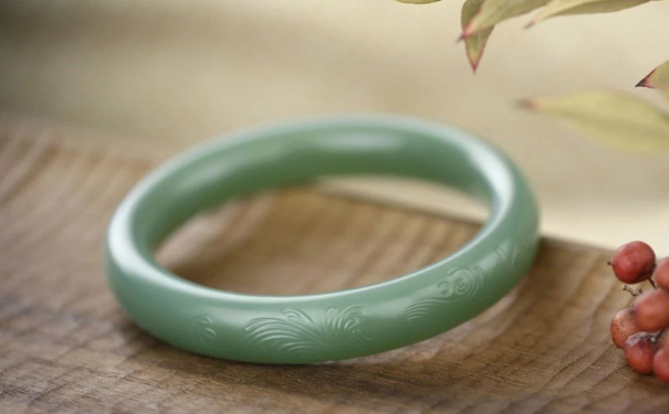 手镯不能乱戴？和田玉手镯要这么选