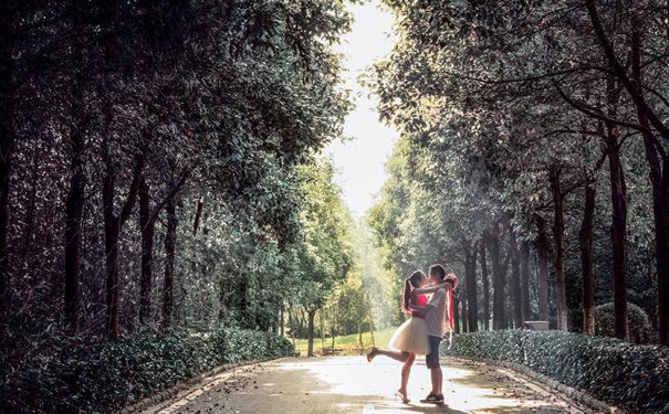 校园恋爱靠谱吗，可以结婚吗