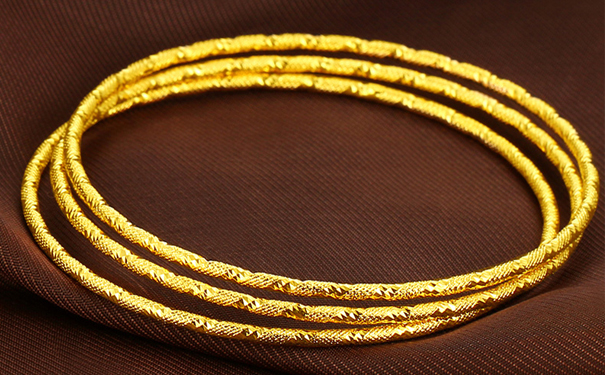 实心黄金手镯多少克不变形