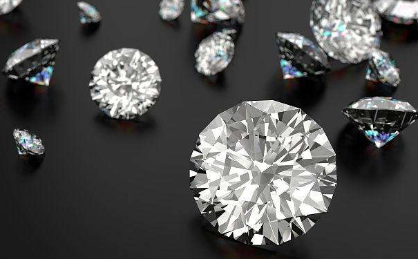 人工钻石价格高吗，买人工钻石戒指多少钱