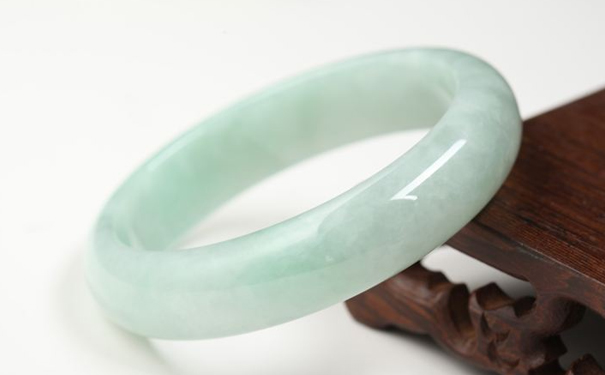 玉镯子怎么保养比较好