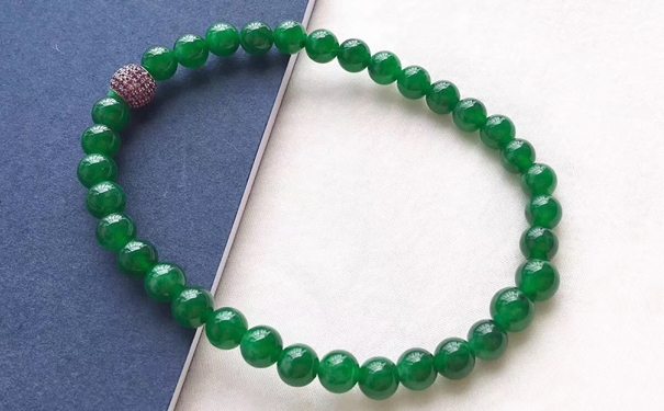 小小的翡翠珠子为什么那么贵？