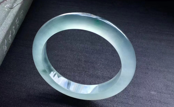 为什么没有一模一样的翡翠