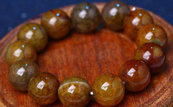 2019年买龙纹石手链大概需要多少钱