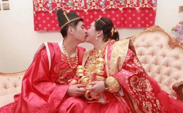 传统婚礼的最爱“情”比金坚