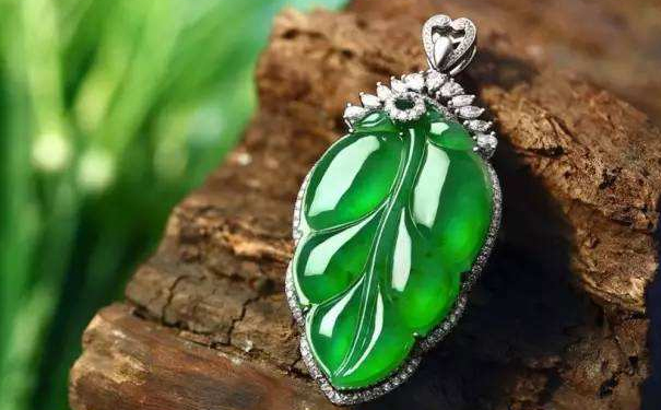 20年前买的翡翠挂坠有升值空间吗，现在值多少钱