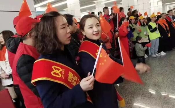 德西尔珠团队与巴中老乡合唱我的祖国